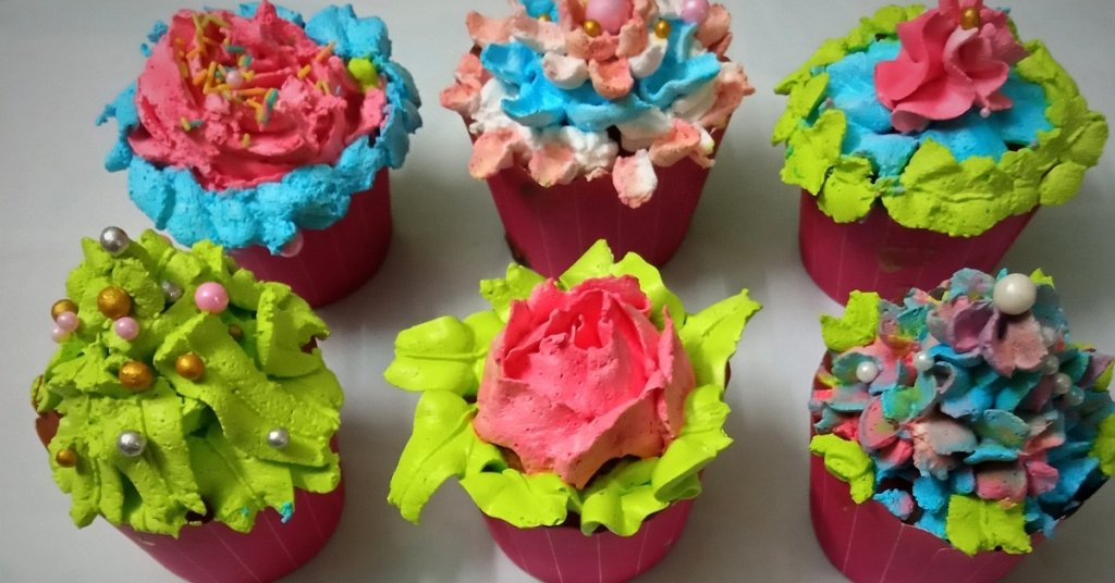 fresh cream deco cupcakes